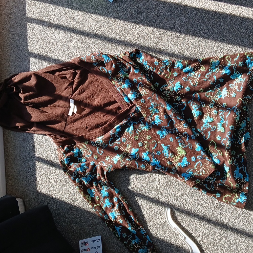 Hooded long sleeve brown top with teal horse print